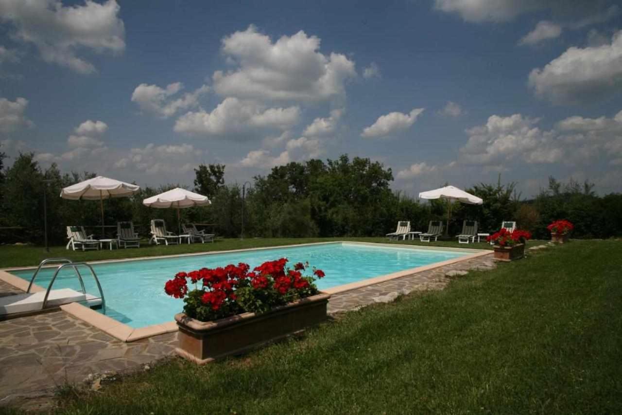Agriturismo San Silvestro San Donato in Poggio Bagian luar foto